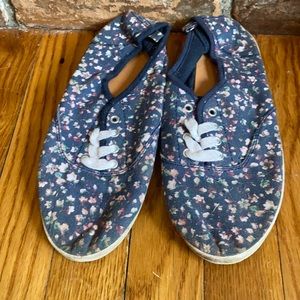 Women’s causal sneakers